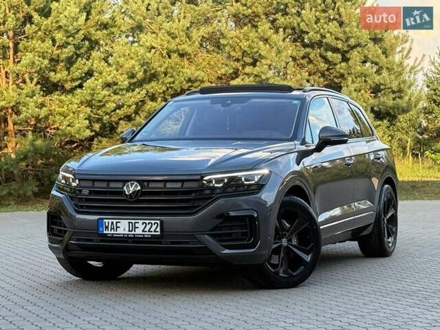 Серый Фольксваген Туарег, объемом двигателя 2.97 л и пробегом 156 тыс. км за 55300 $, фото 5 на Automoto.ua