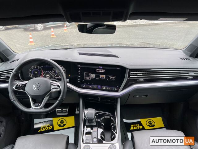 Сірий Фольксваген Туарег, об'ємом двигуна 3 л та пробігом 57 тис. км за 67600 $, фото 16 на Automoto.ua