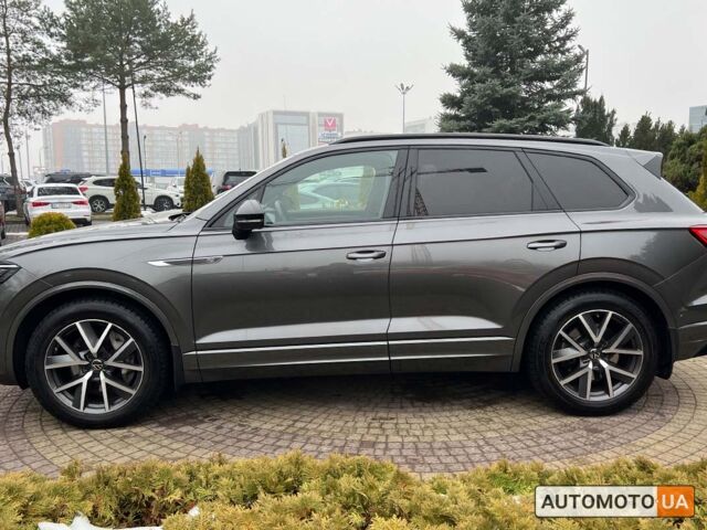 Сірий Фольксваген Туарег, об'ємом двигуна 3 л та пробігом 57 тис. км за 67600 $, фото 3 на Automoto.ua