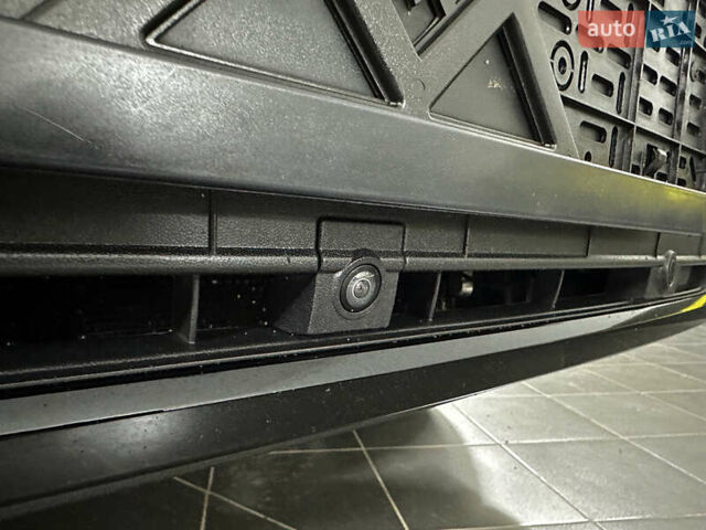 Серый Фольксваген Туарег, объемом двигателя 3 л и пробегом 141 тыс. км за 57999 $, фото 35 на Automoto.ua