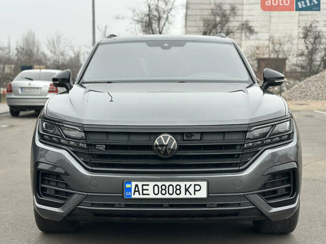 Серый Фольксваген Туарег, объемом двигателя 2.99 л и пробегом 135 тыс. км за 57000 $, фото 27 на Automoto.ua