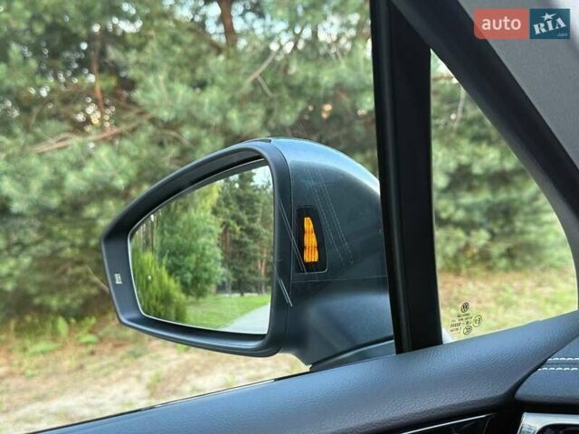 Серый Фольксваген Туарег, объемом двигателя 2.97 л и пробегом 156 тыс. км за 55300 $, фото 94 на Automoto.ua