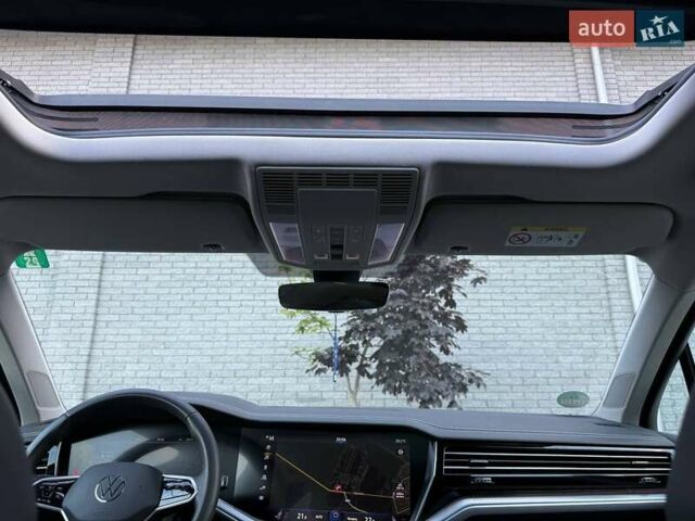 Серый Фольксваген Туарег, объемом двигателя 2.97 л и пробегом 156 тыс. км за 55300 $, фото 32 на Automoto.ua