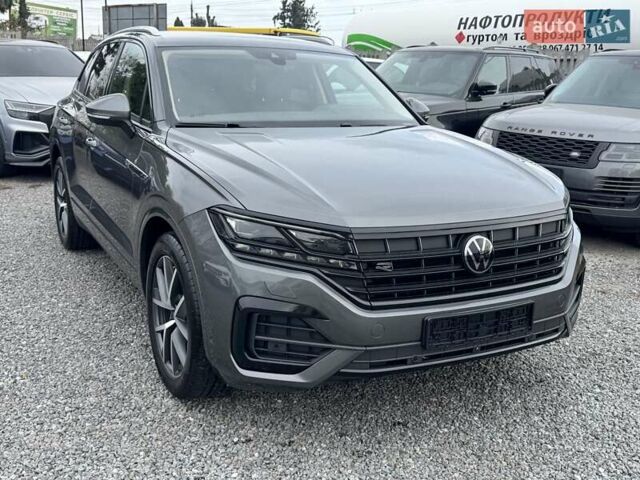 Серый Фольксваген Туарег, объемом двигателя 2.97 л и пробегом 158 тыс. км за 57900 $, фото 93 на Automoto.ua