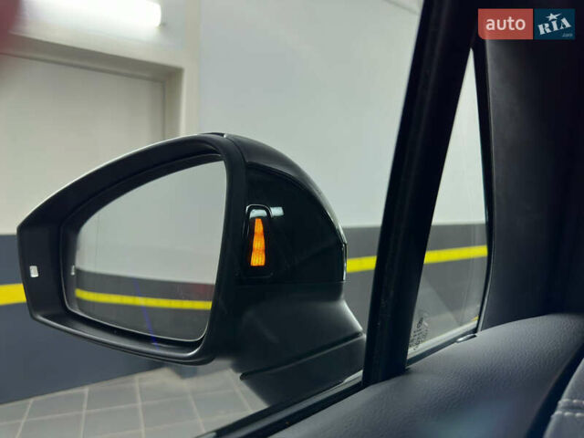 Серый Фольксваген Туарег, объемом двигателя 3 л и пробегом 141 тыс. км за 58999 $, фото 99 на Automoto.ua