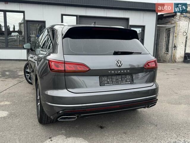 Серый Фольксваген Туарег, объемом двигателя 2.97 л и пробегом 158 тыс. км за 57900 $, фото 70 на Automoto.ua