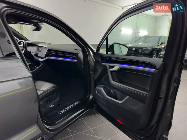 Серый Фольксваген Туарег, объемом двигателя 3 л и пробегом 141 тыс. км за 58999 $, фото 58 на Automoto.ua