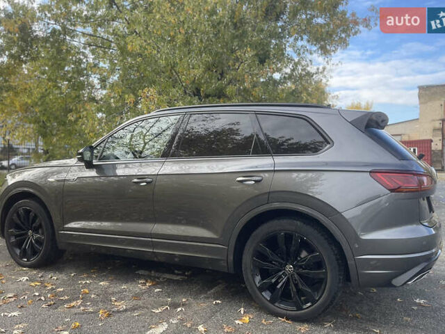 Серый Фольксваген Туарег, объемом двигателя 3 л и пробегом 97 тыс. км за 59400 $, фото 18 на Automoto.ua