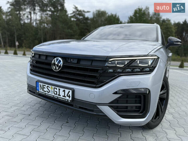 Серый Фольксваген Туарег, объемом двигателя 2.97 л и пробегом 118 тыс. км за 57900 $, фото 3 на Automoto.ua