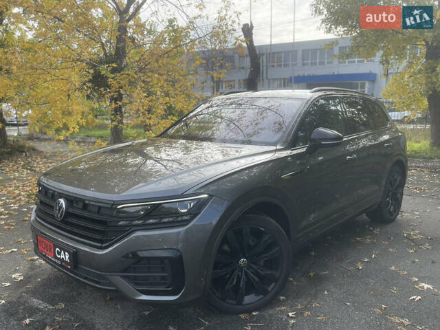 Серый Фольксваген Туарег, объемом двигателя 3 л и пробегом 97 тыс. км за 59400 $, фото 4 на Automoto.ua