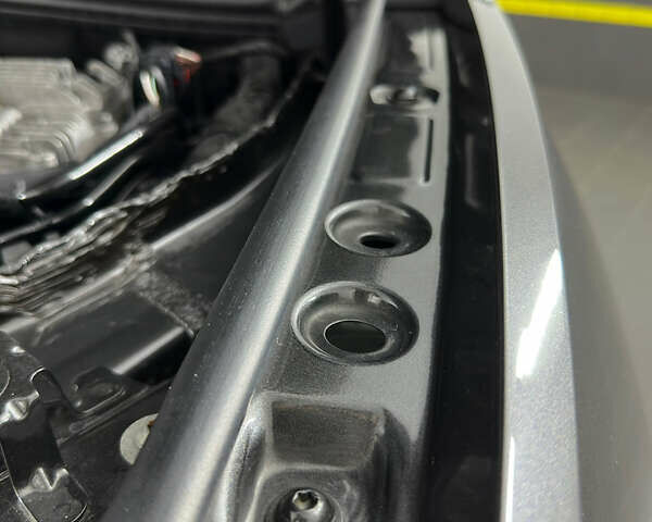 Серый Фольксваген Туарег, объемом двигателя 3 л и пробегом 141 тыс. км за 57999 $, фото 105 на Automoto.ua