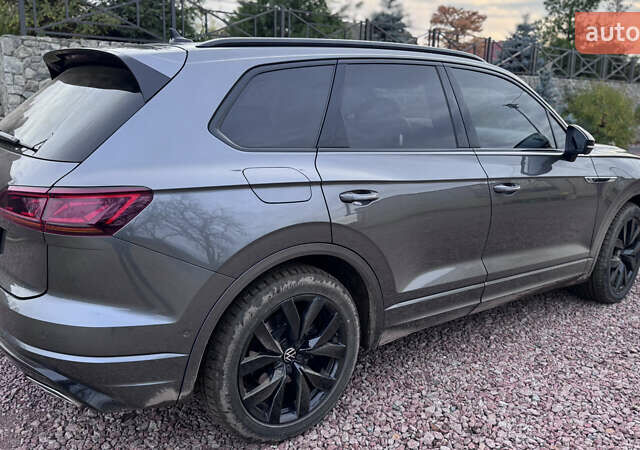 Серый Фольксваген Туарег, объемом двигателя 2.97 л и пробегом 172 тыс. км за 65000 $, фото 29 на Automoto.ua