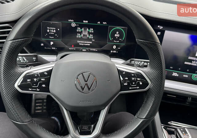 Серый Фольксваген Туарег, объемом двигателя 2.97 л и пробегом 172 тыс. км за 65000 $, фото 18 на Automoto.ua