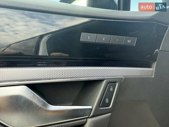 Серый Фольксваген Туарег, объемом двигателя 2.97 л и пробегом 118 тыс. км за 57900 $, фото 25 на Automoto.ua