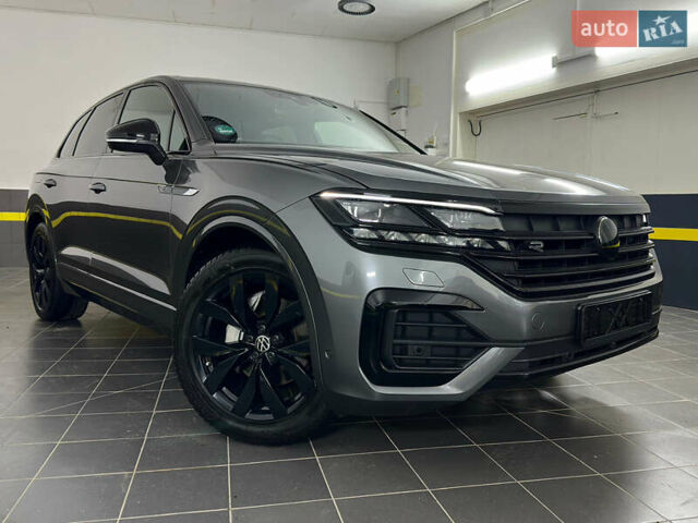 Серый Фольксваген Туарег, объемом двигателя 3 л и пробегом 141 тыс. км за 57999 $, фото 12 на Automoto.ua