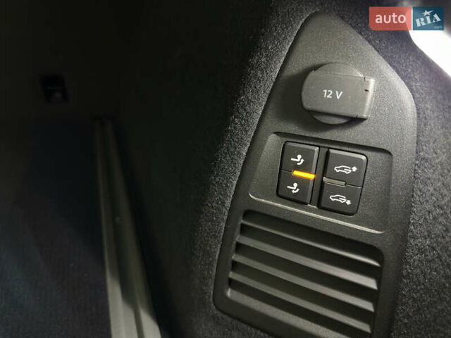 Серый Фольксваген Туарег, объемом двигателя 3 л и пробегом 141 тыс. км за 58999 $, фото 49 на Automoto.ua