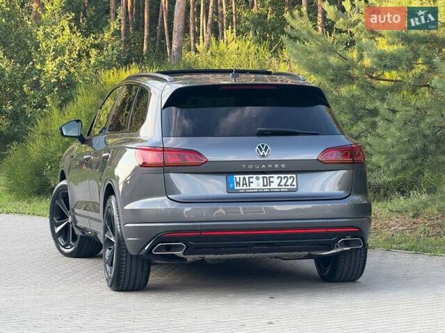Серый Фольксваген Туарег, объемом двигателя 2.97 л и пробегом 156 тыс. км за 55300 $, фото 71 на Automoto.ua