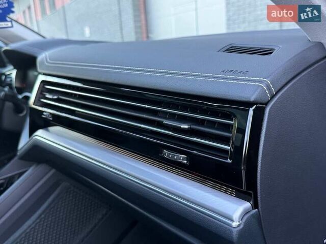 Серый Фольксваген Туарег, объемом двигателя 2.97 л и пробегом 156 тыс. км за 55300 $, фото 36 на Automoto.ua