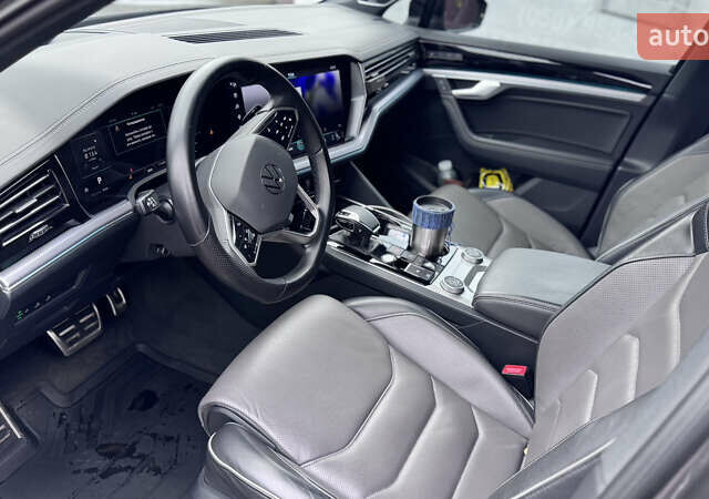 Серый Фольксваген Туарег, объемом двигателя 2.97 л и пробегом 172 тыс. км за 65000 $, фото 15 на Automoto.ua