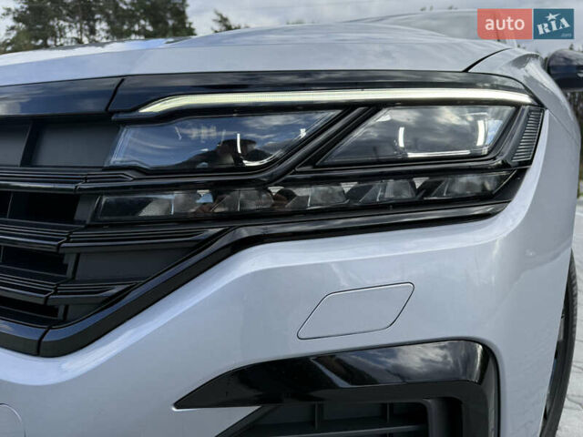 Серый Фольксваген Туарег, объемом двигателя 2.97 л и пробегом 118 тыс. км за 57900 $, фото 19 на Automoto.ua