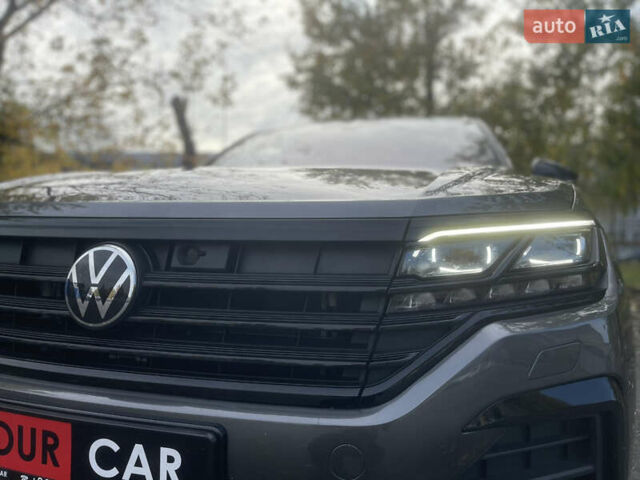 Серый Фольксваген Туарег, объемом двигателя 3 л и пробегом 97 тыс. км за 59400 $, фото 8 на Automoto.ua