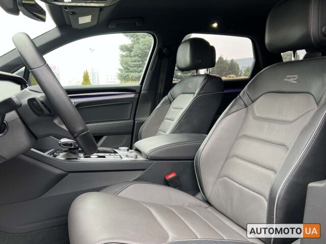 Сірий Фольксваген Туарег, об'ємом двигуна 3 л та пробігом 57 тис. км за 67600 $, фото 22 на Automoto.ua