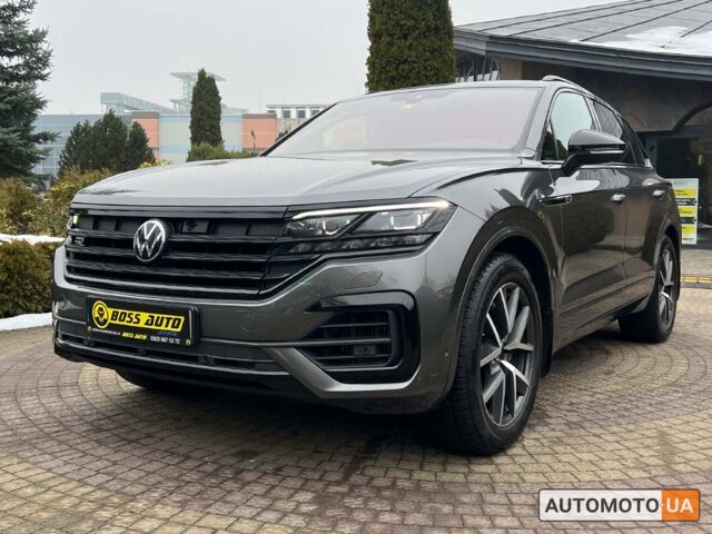 Сірий Фольксваген Туарег, об'ємом двигуна 3 л та пробігом 57 тис. км за 67600 $, фото 2 на Automoto.ua