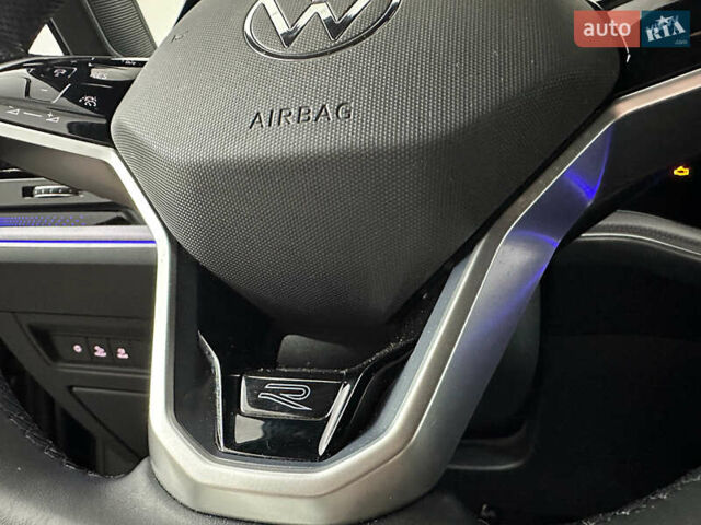 Серый Фольксваген Туарег, объемом двигателя 3 л и пробегом 141 тыс. км за 57999 $, фото 84 на Automoto.ua