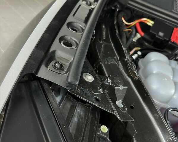 Серый Фольксваген Туарег, объемом двигателя 3 л и пробегом 141 тыс. км за 57999 $, фото 102 на Automoto.ua