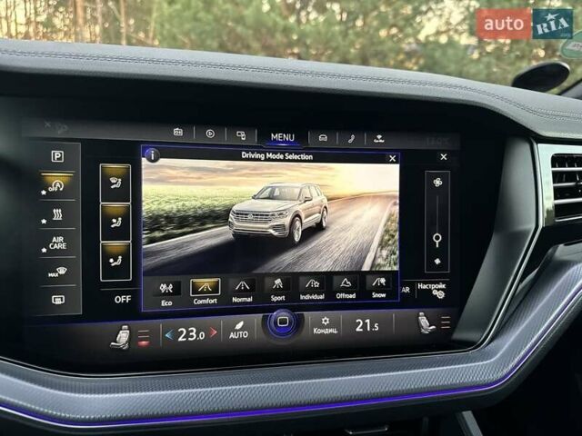 Серый Фольксваген Туарег, объемом двигателя 2.97 л и пробегом 156 тыс. км за 55300 $, фото 37 на Automoto.ua