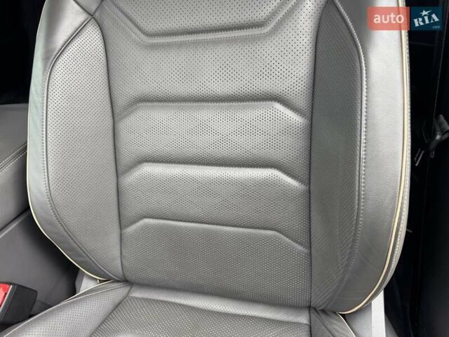 Серый Фольксваген Туарег, объемом двигателя 2.97 л и пробегом 158 тыс. км за 57900 $, фото 75 на Automoto.ua