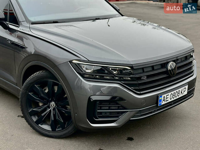 Серый Фольксваген Туарег, объемом двигателя 2.99 л и пробегом 135 тыс. км за 57000 $, фото 5 на Automoto.ua