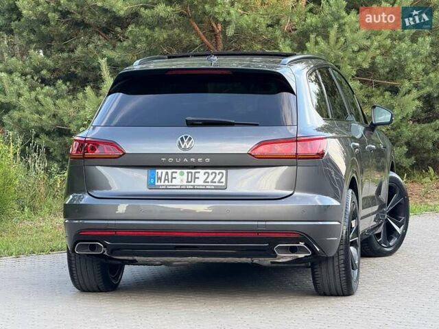 Серый Фольксваген Туарег, объемом двигателя 2.97 л и пробегом 156 тыс. км за 55300 $, фото 76 на Automoto.ua