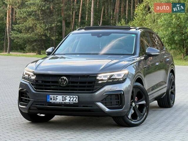 Серый Фольксваген Туарег, объемом двигателя 2.97 л и пробегом 156 тыс. км за 55300 $, фото 12 на Automoto.ua