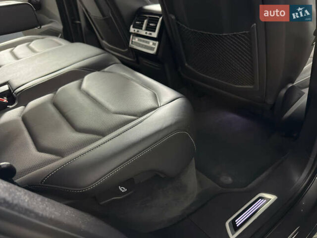 Серый Фольксваген Туарег, объемом двигателя 3 л и пробегом 141 тыс. км за 57999 $, фото 56 на Automoto.ua