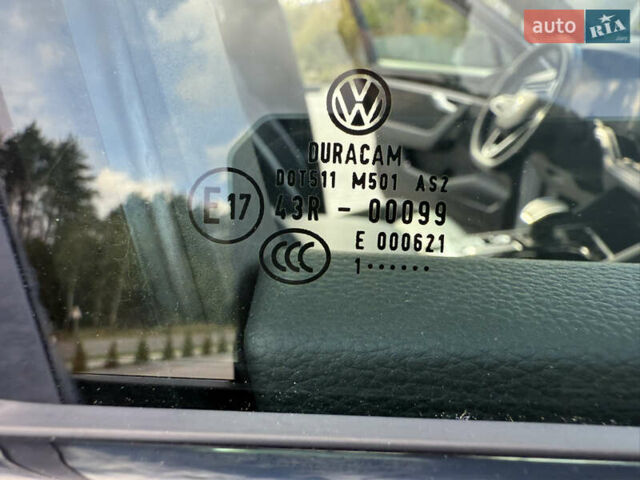 Серый Фольксваген Туарег, объемом двигателя 2.97 л и пробегом 118 тыс. км за 57900 $, фото 49 на Automoto.ua