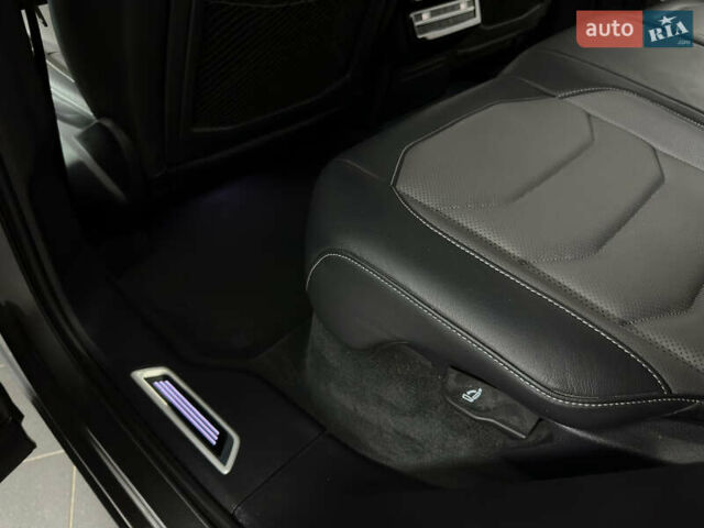 Серый Фольксваген Туарег, объемом двигателя 3 л и пробегом 141 тыс. км за 57999 $, фото 70 на Automoto.ua