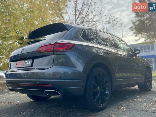 Серый Фольксваген Туарег, объемом двигателя 3 л и пробегом 97 тыс. км за 58999 $, фото 25 на Automoto.ua