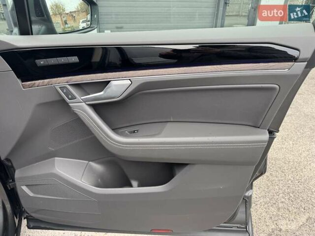 Серый Фольксваген Туарег, объемом двигателя 2.97 л и пробегом 158 тыс. км за 57900 $, фото 33 на Automoto.ua