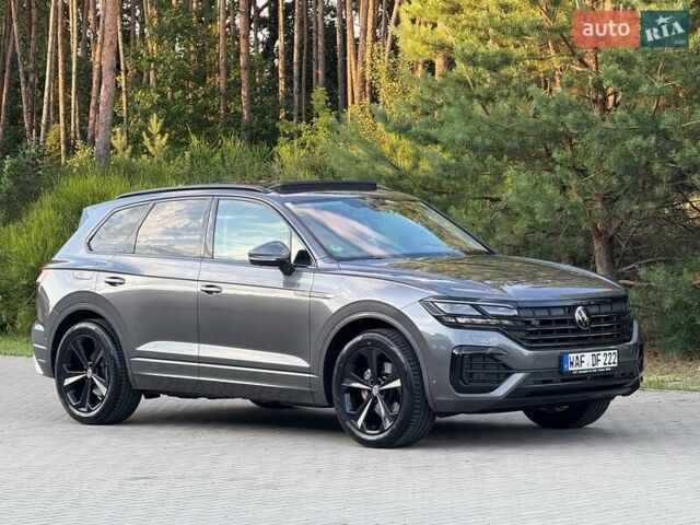 Серый Фольксваген Туарег, объемом двигателя 2.97 л и пробегом 156 тыс. км за 55300 $, фото 83 на Automoto.ua