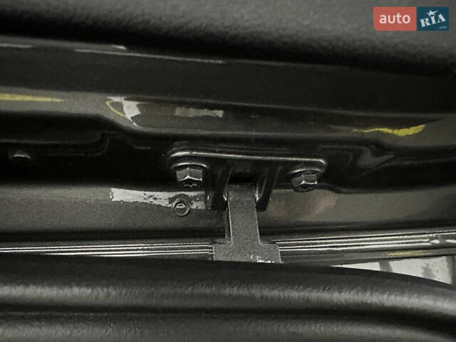 Серый Фольксваген Туарег, объемом двигателя 3 л и пробегом 141 тыс. км за 57999 $, фото 50 на Automoto.ua