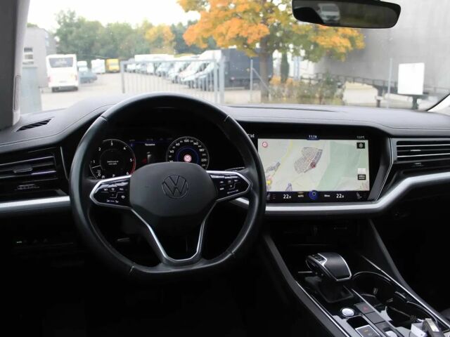 Серый Фольксваген Туарег, объемом двигателя 3 л и пробегом 18 тыс. км за 40200 $, фото 9 на Automoto.ua