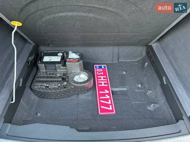 Серый Фольксваген Туарег, объемом двигателя 2.97 л и пробегом 156 тыс. км за 55300 $, фото 54 на Automoto.ua