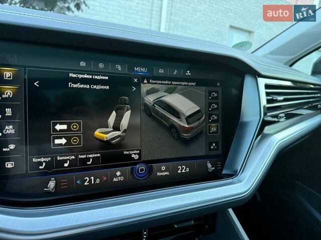 Серый Фольксваген Туарег, объемом двигателя 2.97 л и пробегом 156 тыс. км за 55300 $, фото 45 на Automoto.ua