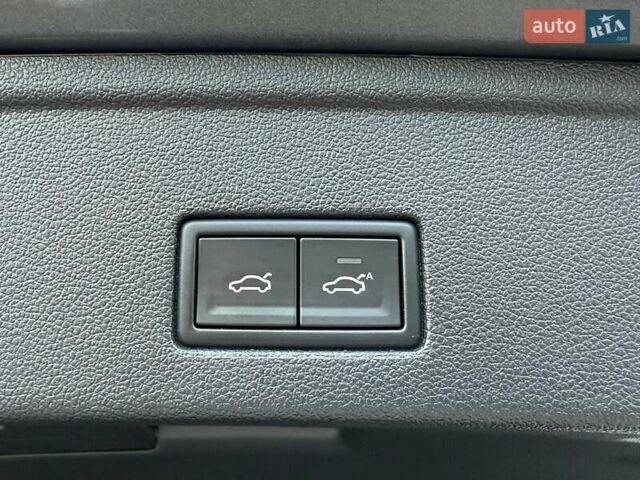 Серый Фольксваген Туарег, объемом двигателя 2.97 л и пробегом 156 тыс. км за 55300 $, фото 55 на Automoto.ua