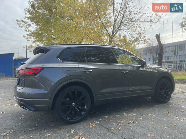 Серый Фольксваген Туарег, объемом двигателя 3 л и пробегом 97 тыс. км за 59400 $, фото 26 на Automoto.ua