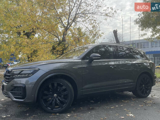 Серый Фольксваген Туарег, объемом двигателя 3 л и пробегом 97 тыс. км за 59400 $, фото 6 на Automoto.ua