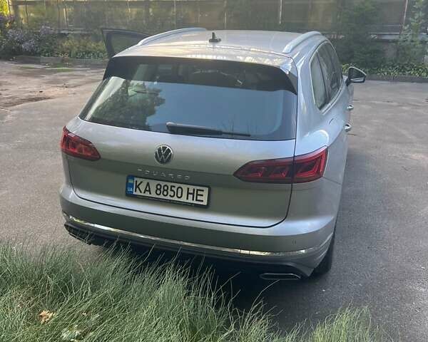 Серый Фольксваген Туарег, объемом двигателя 2.97 л и пробегом 8 тыс. км за 64000 $, фото 7 на Automoto.ua