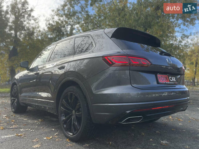 Серый Фольксваген Туарег, объемом двигателя 3 л и пробегом 97 тыс. км за 59400 $, фото 20 на Automoto.ua