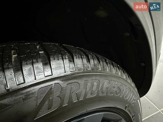 Серый Фольксваген Туарег, объемом двигателя 3 л и пробегом 141 тыс. км за 57999 $, фото 41 на Automoto.ua